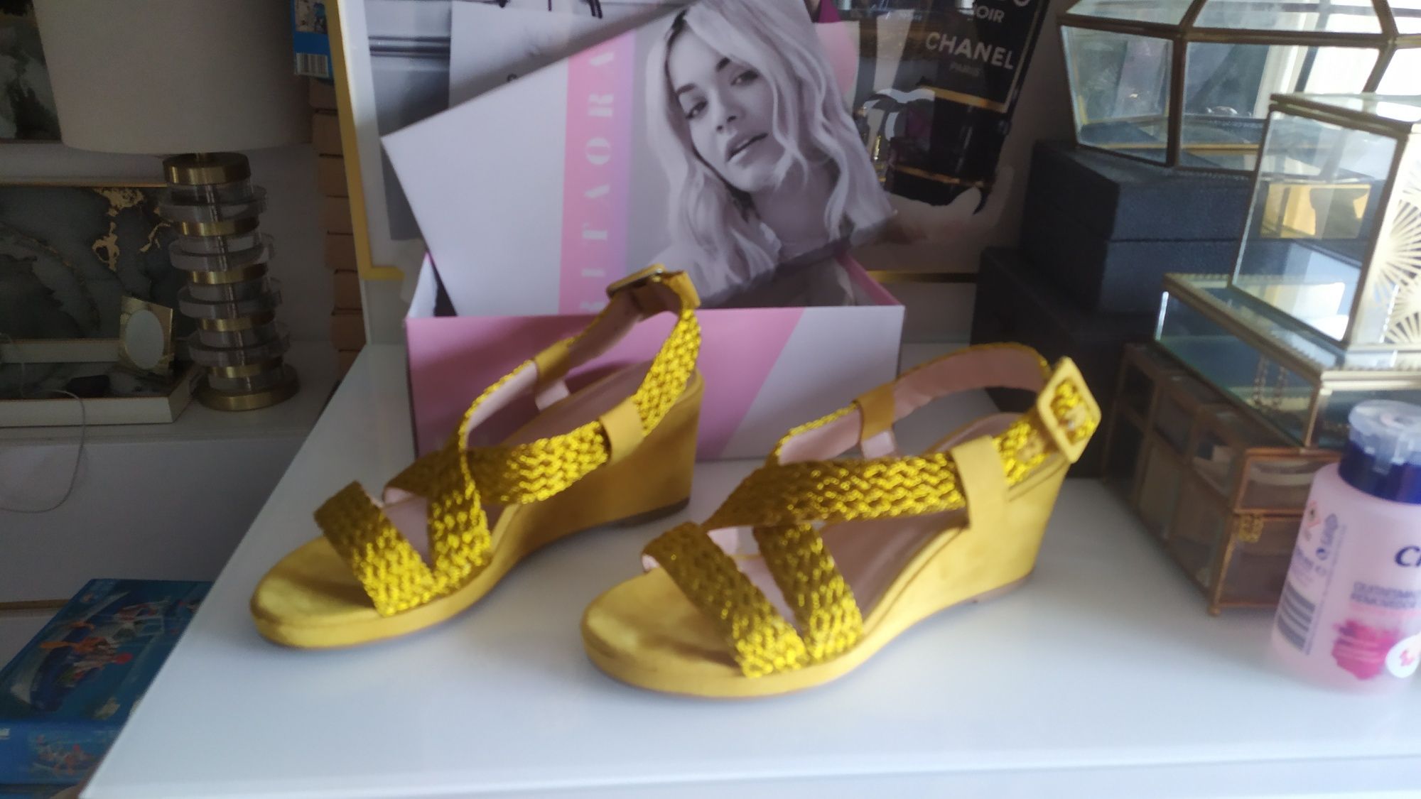 Sandálias novas coleção Rita Ora tamanho 40