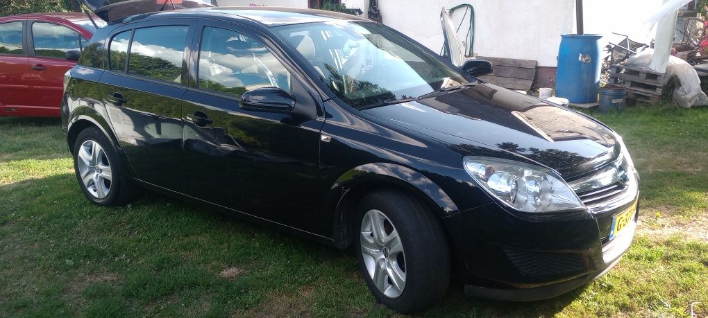Opel Astra H, 5 drzwi Hatchback 1.7 cdti