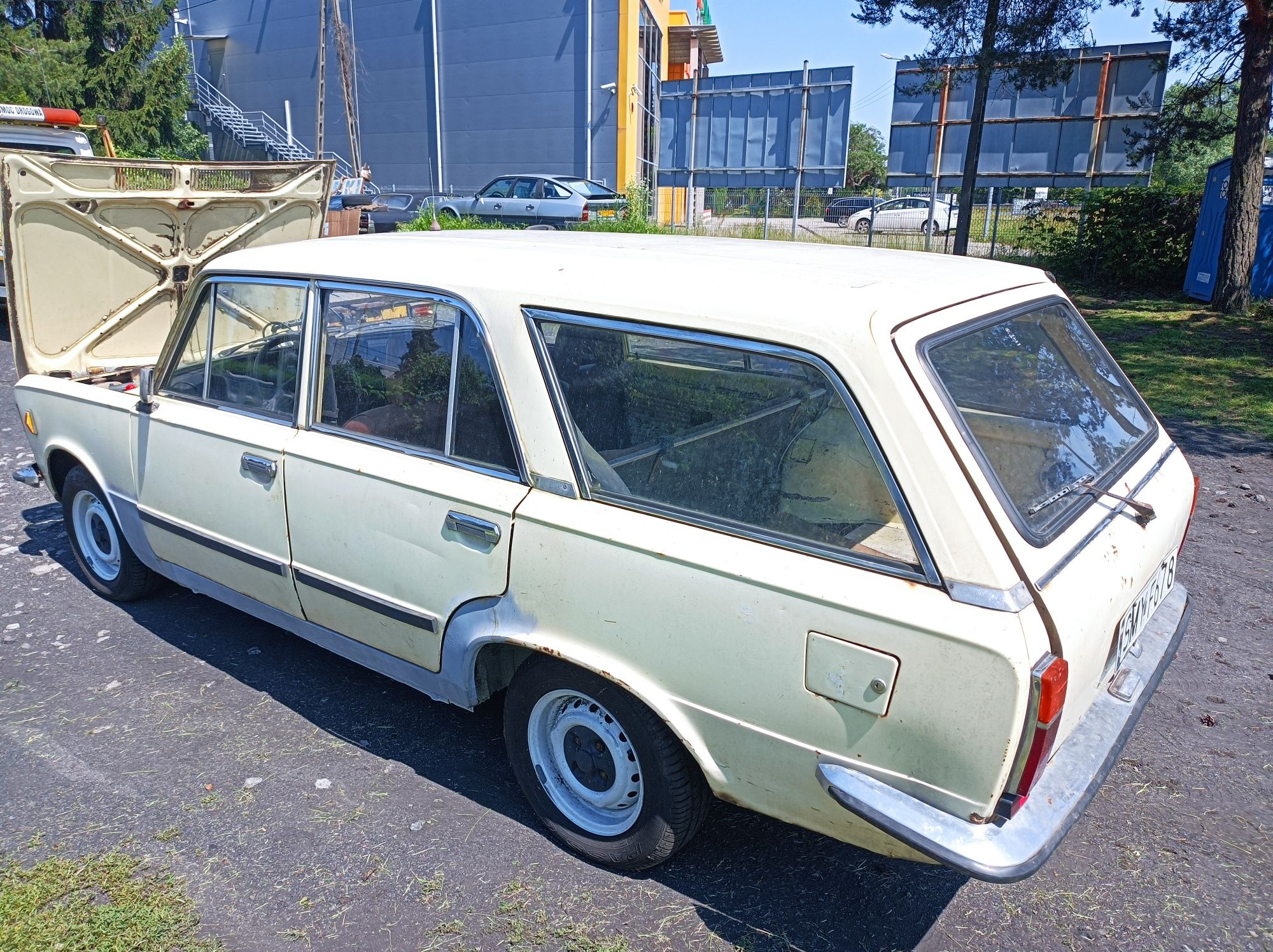 Fiat 125p kombi karetka