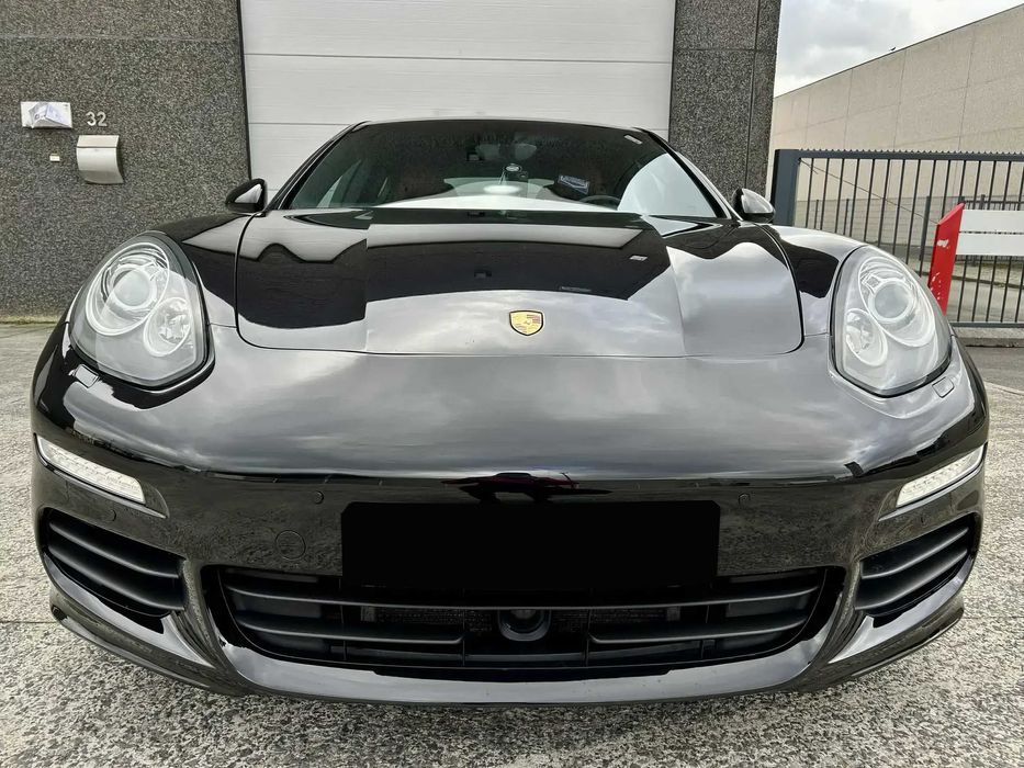 Porsche Panamera      2015