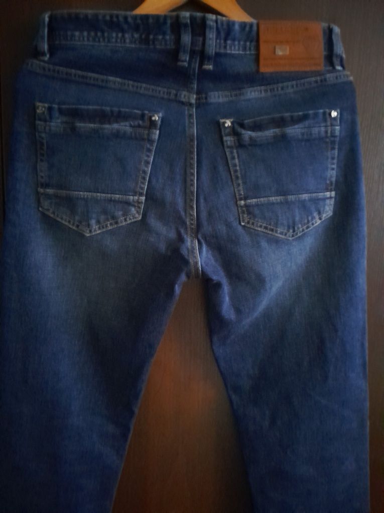 Нові джинси , розмір 31