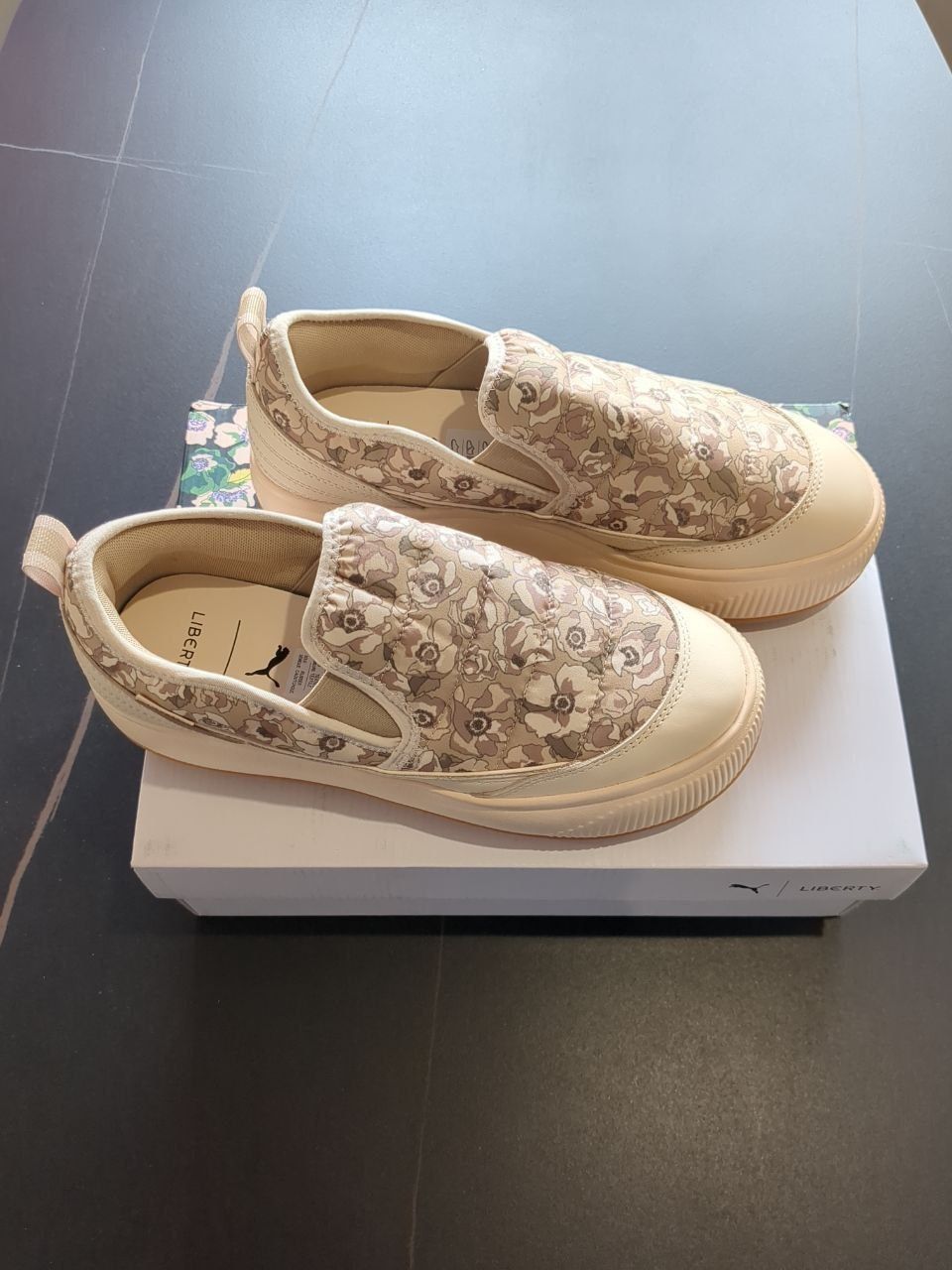 Сліпони Puma X Liberty Suede Mayu Slip-On Sneakers.