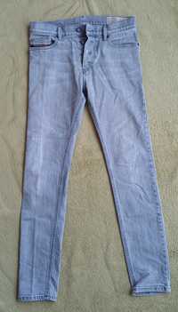 Spodnie jeansowe damskie marki Diesel. Rozmiar 27 (M)..
Stan idealny.
