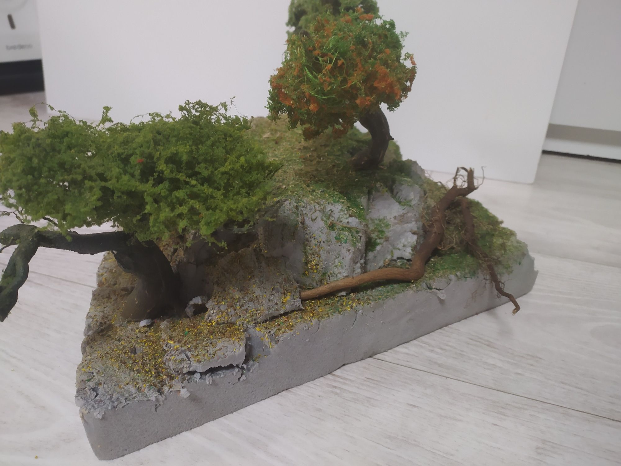 Makieta- diorama- zieleń na skale