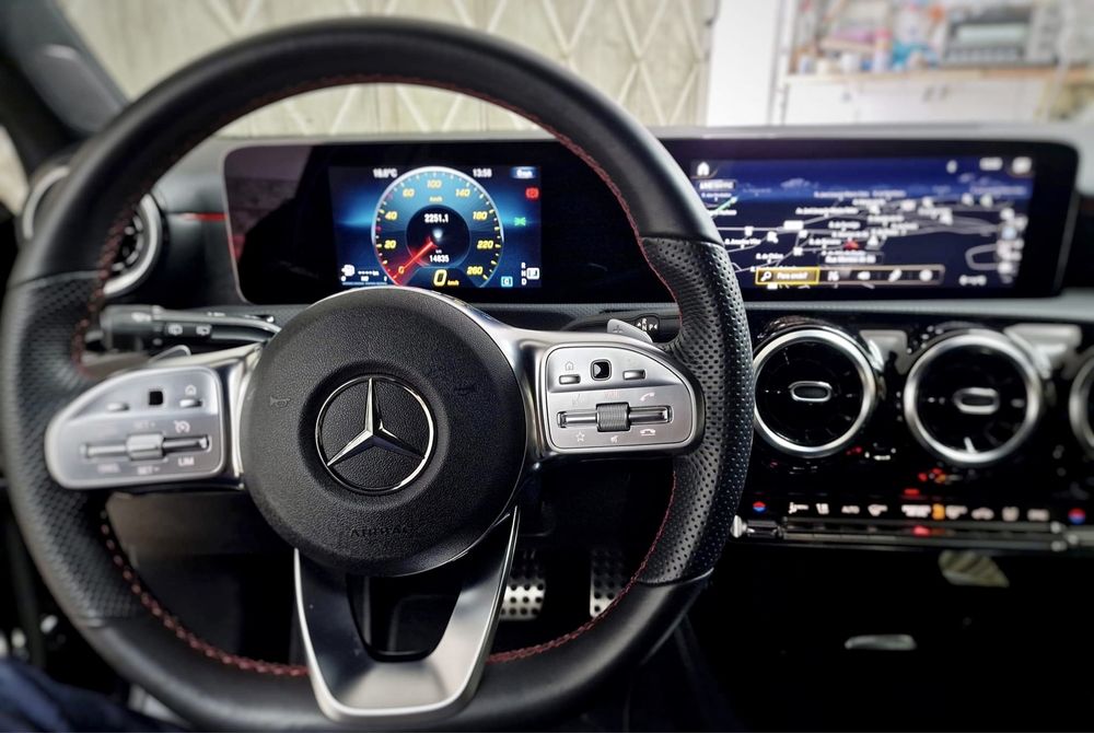 Ecrã Mercedes-Benz