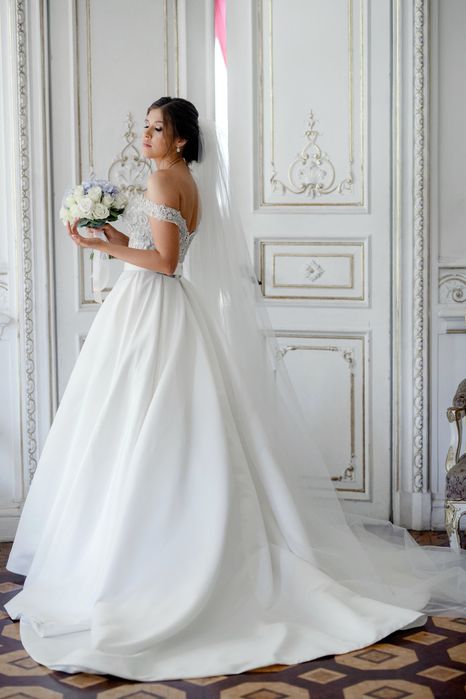 Весільна сукня