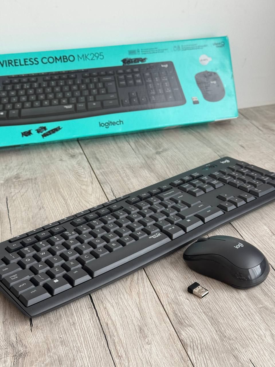 Комплект (клавіатура, миша) Logitech MK295 Wireless Combo Black NL