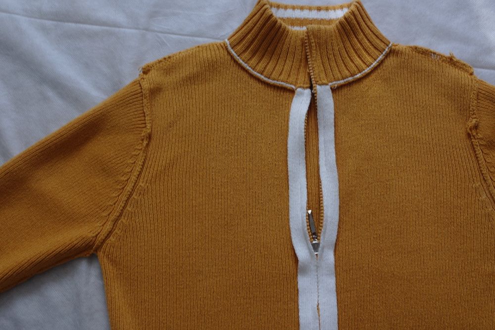 Новый короткий свитер , размер s- m хлопок