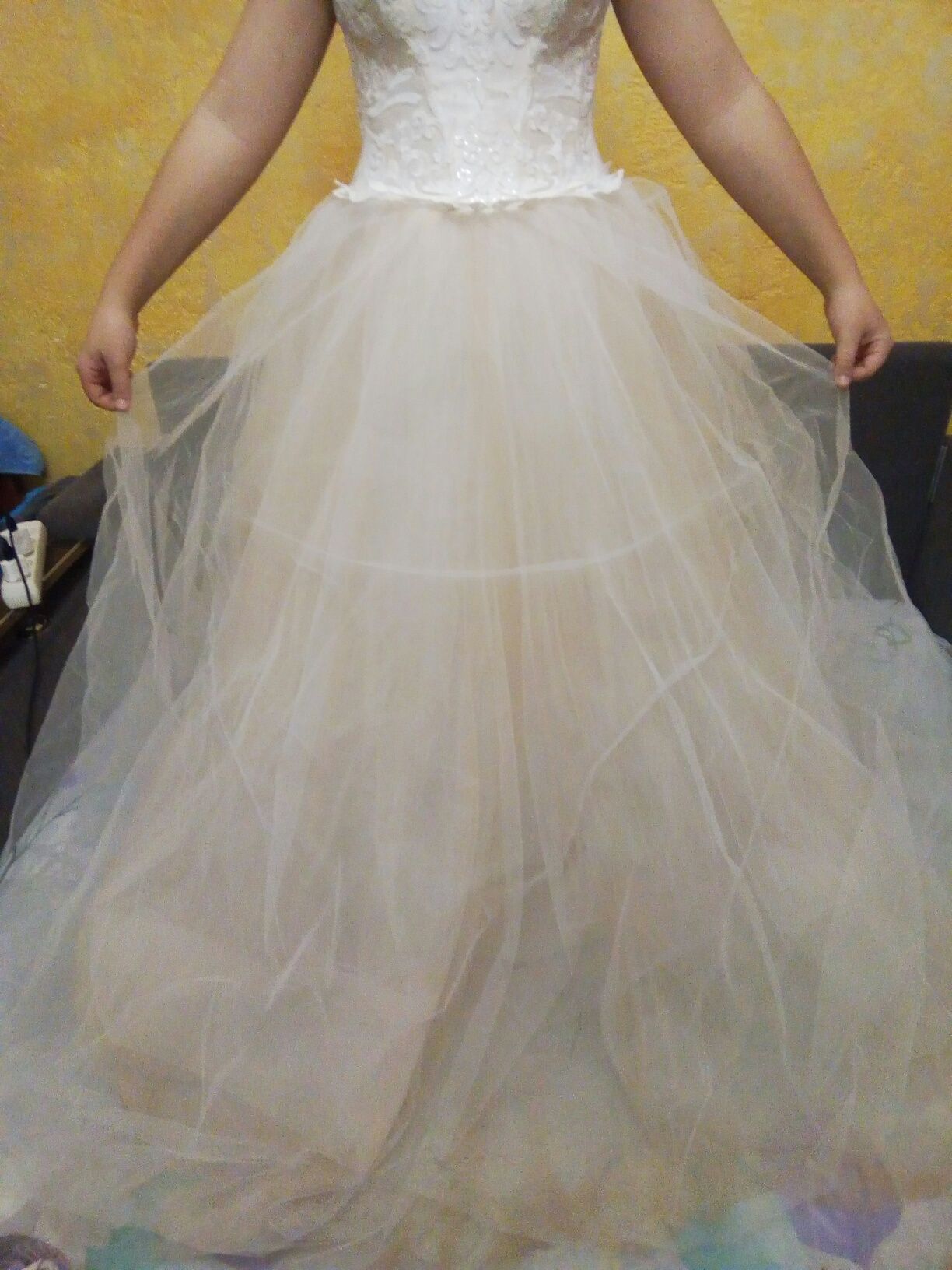 Продам персиковое свадебное платье