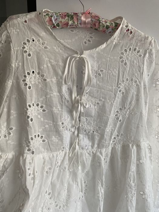 Сукня жіноча біла