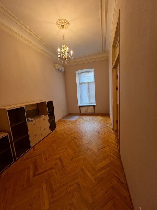 Київ, Шевченківський, бульвар Шевченко 48, 2-кімн. 1 /4 цегла . 64м.кв