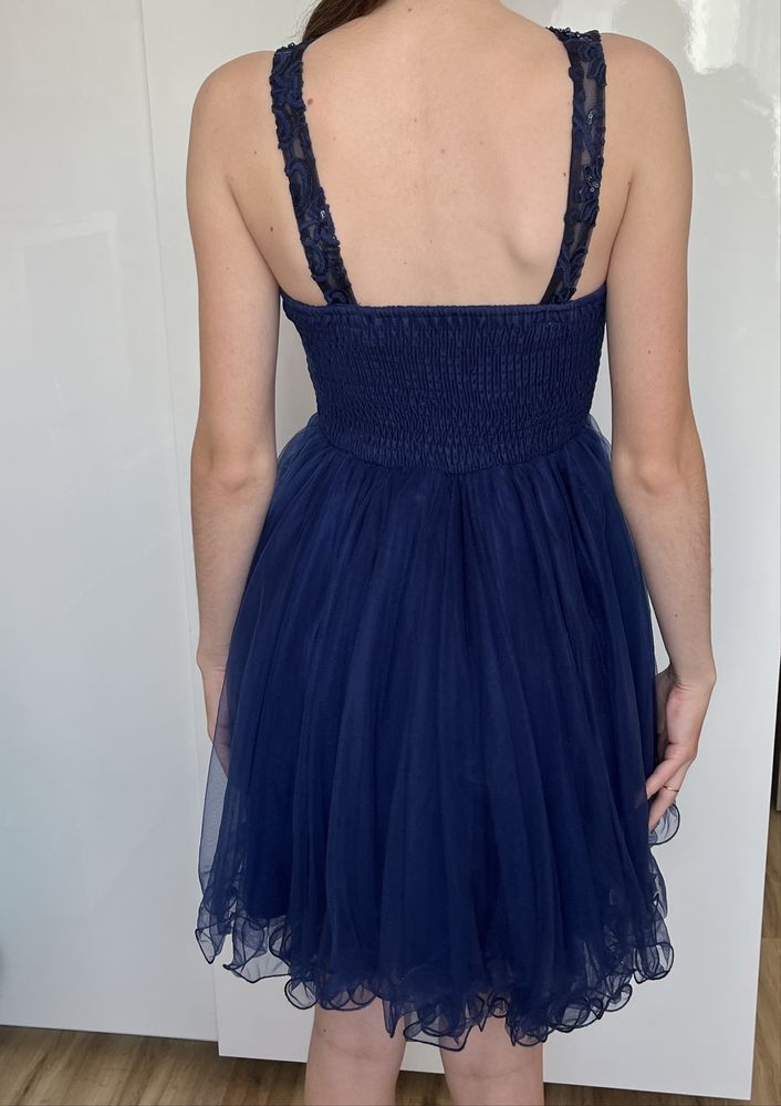 Chabrowa sukienka tiulowa damska Dioa Fashion r.S/M