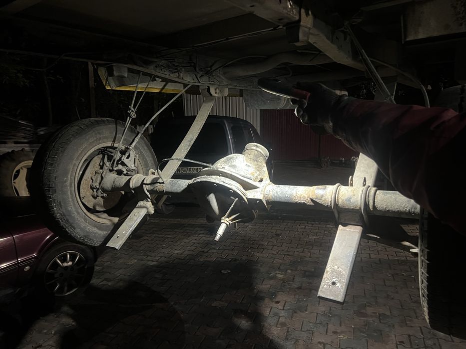 Iveco daily  35s12 tylny most kom.z kołami i resorami z automatu 40:9