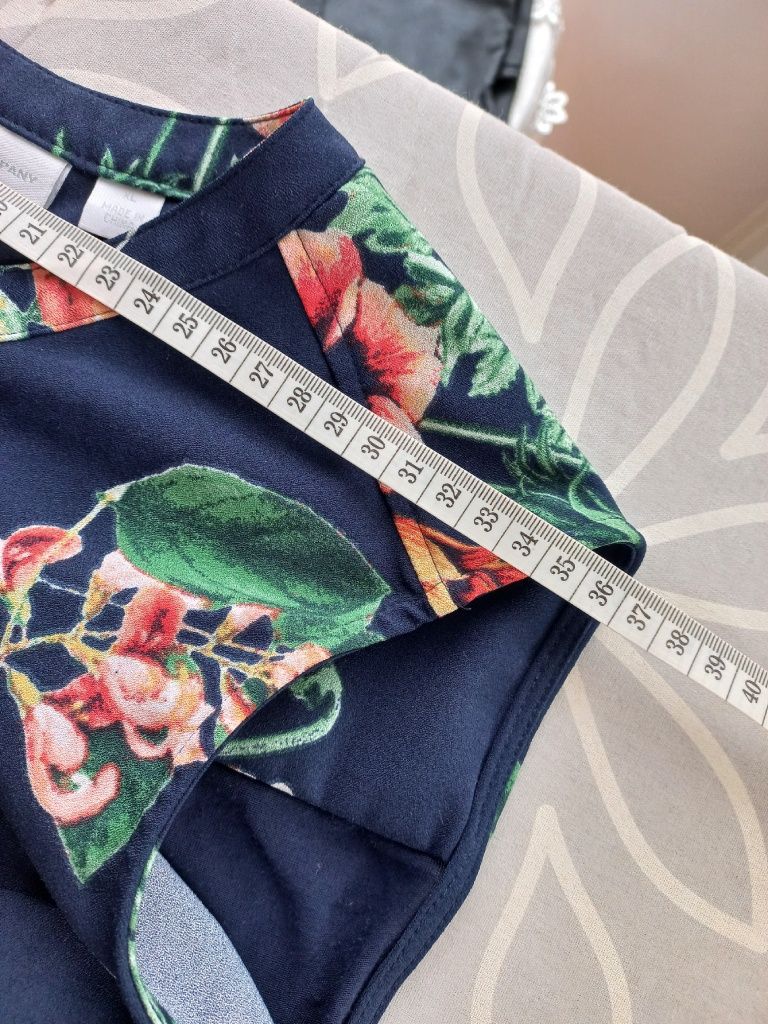 Śliczna duża sukienka New York USA rozm XL- XXL