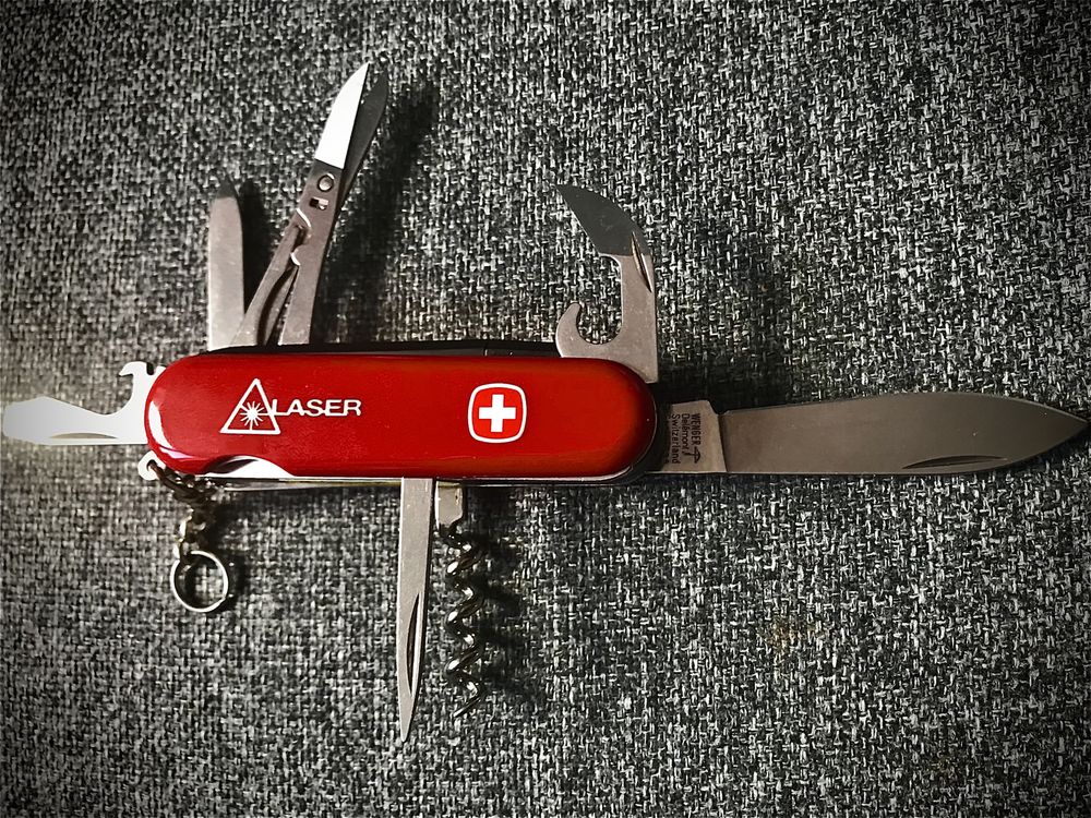 Kolekcjonerski szwajcarski scyzoryk WENGER LASER POINTER Victorinox