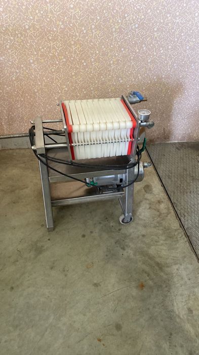 Прес пневматичний для вина та фруктів