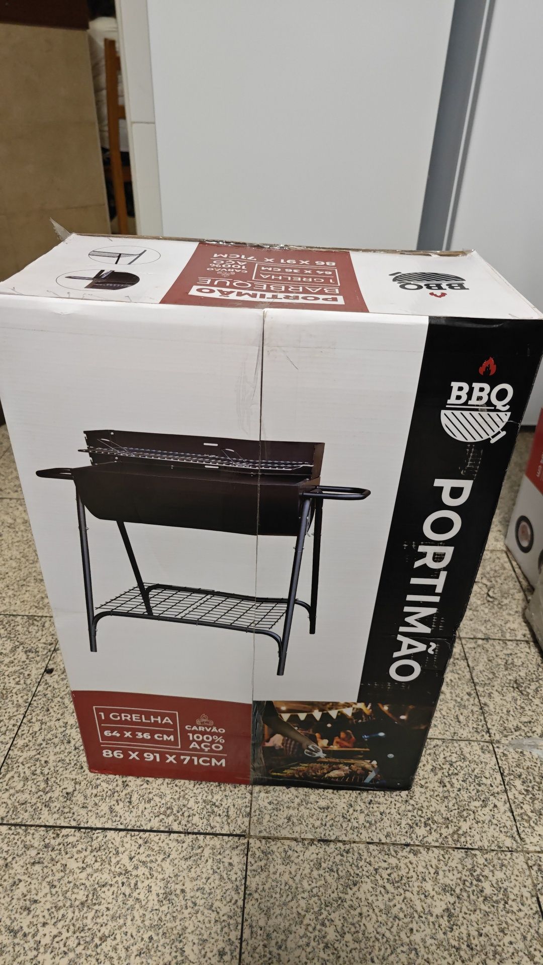 Churrasqueira nova na caixa