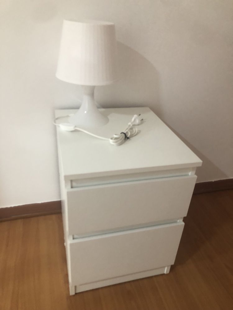 Novos Mesa de cabeceira e candeeiro