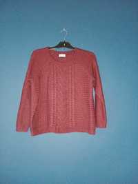 Burgundowy wiosenny sweter ozdobne warkocze