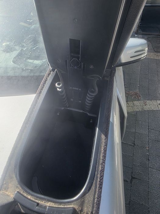 Podlokietnik Środkowy Czarny Schowek Tunel Mercedes W211