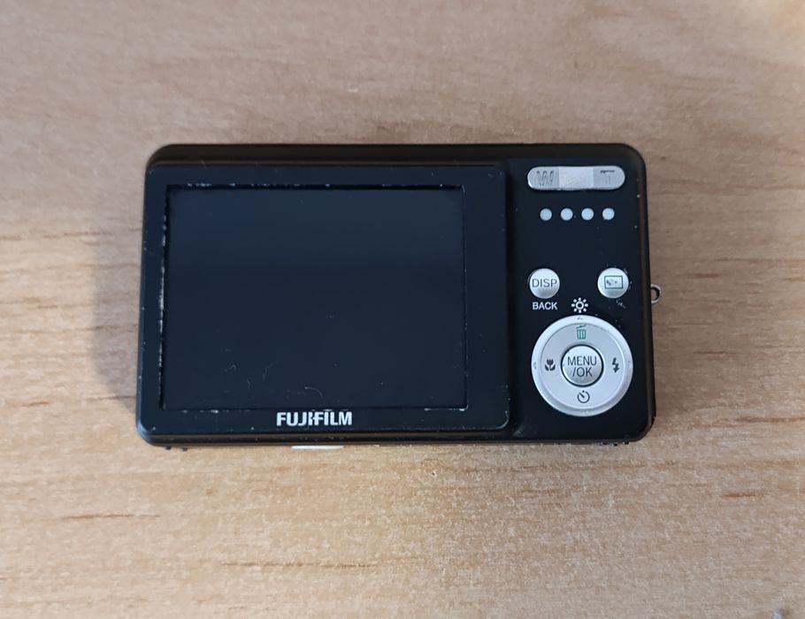 Продам цифровий фотоапарат Fujifilm