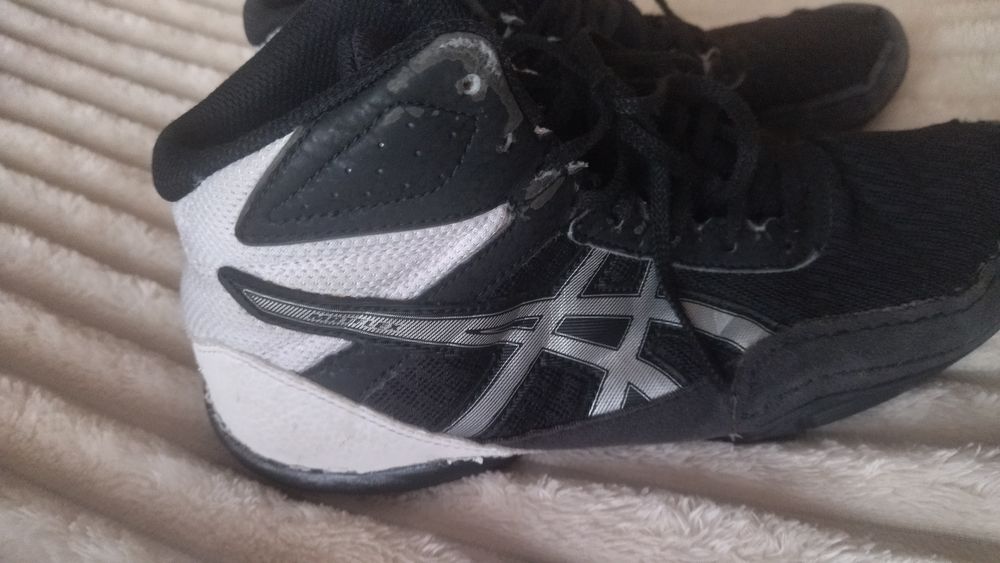 Борцівки ASICS p.37.5