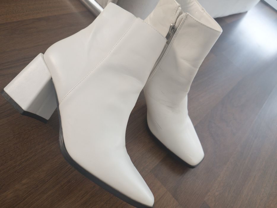 Чоботи жіночі нові