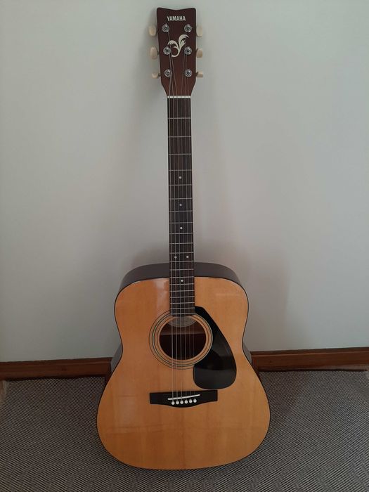 Guitarra Acústica YAMAHA FG-400A - em Bom Estado