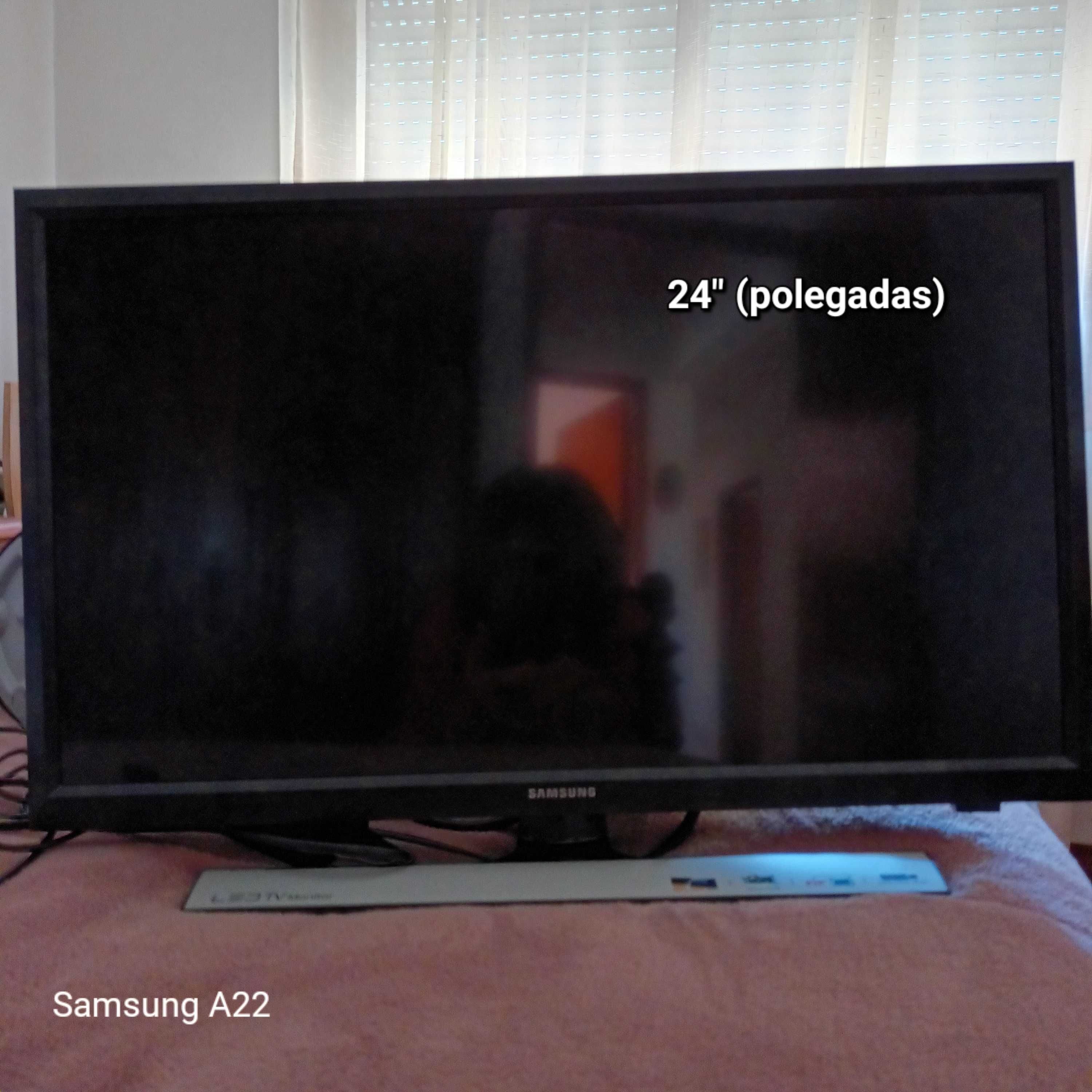 Vendo 2 televisores "Samsung", conforme fotos.