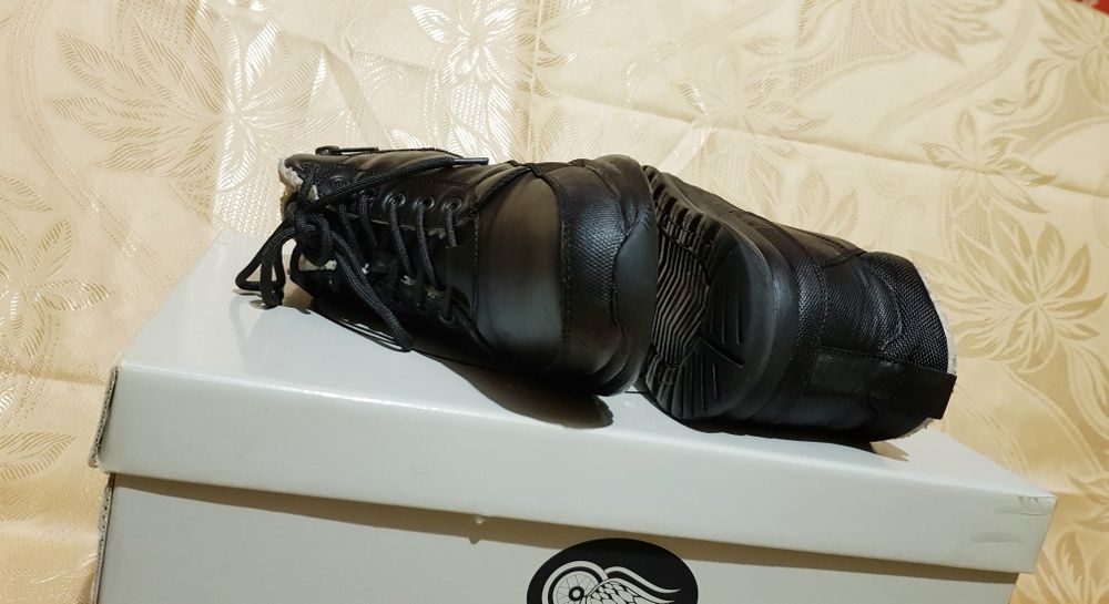 Зимние мужские ботинки размер 42