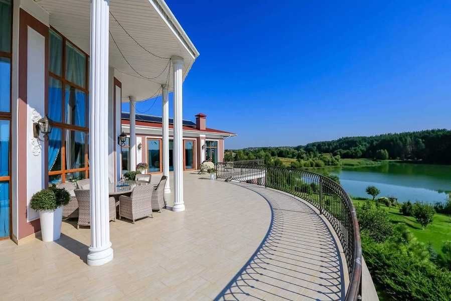 Дом 800 кв. VIP уровня. На берегу озера. Бассейн, джакузи, генератор