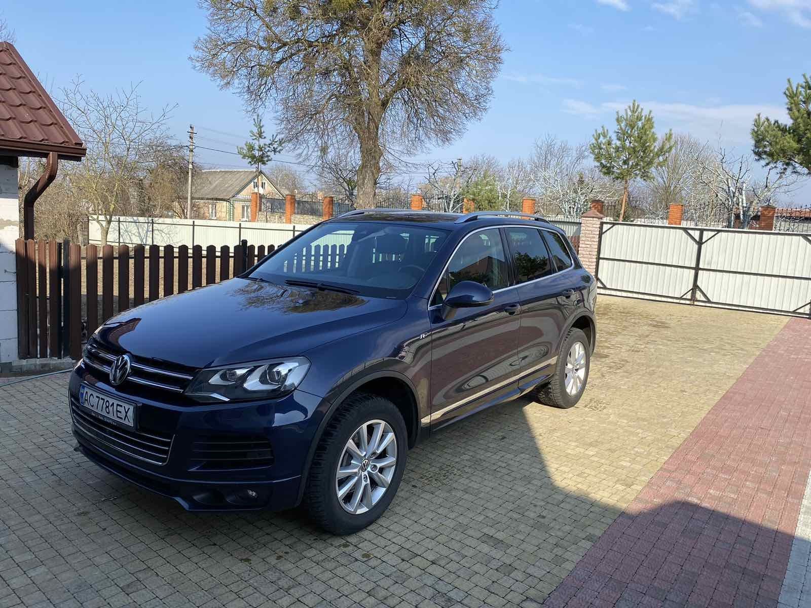 Продам авто Volkswagen Touareg R-LINE 2014