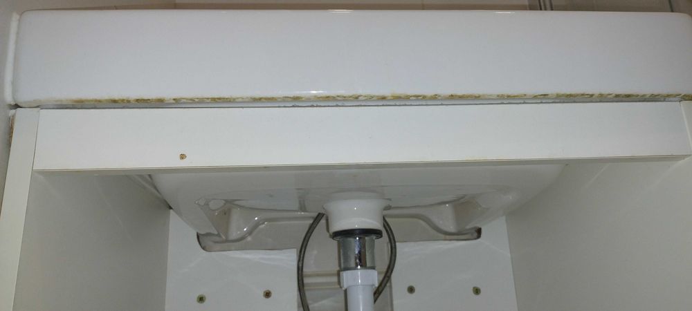 Вмивальник з підвісною тумбою