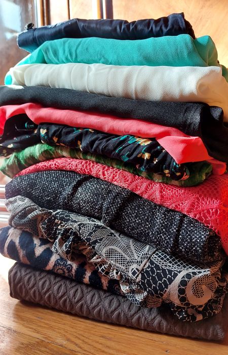 Жіночі речі (цілий пакет)