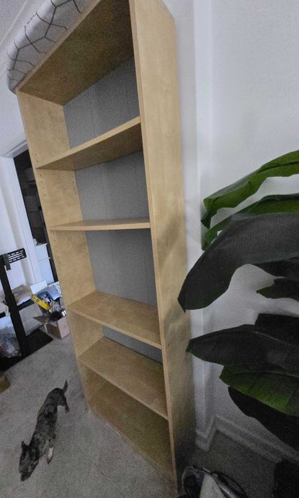 Estante bege e cinza de fundo