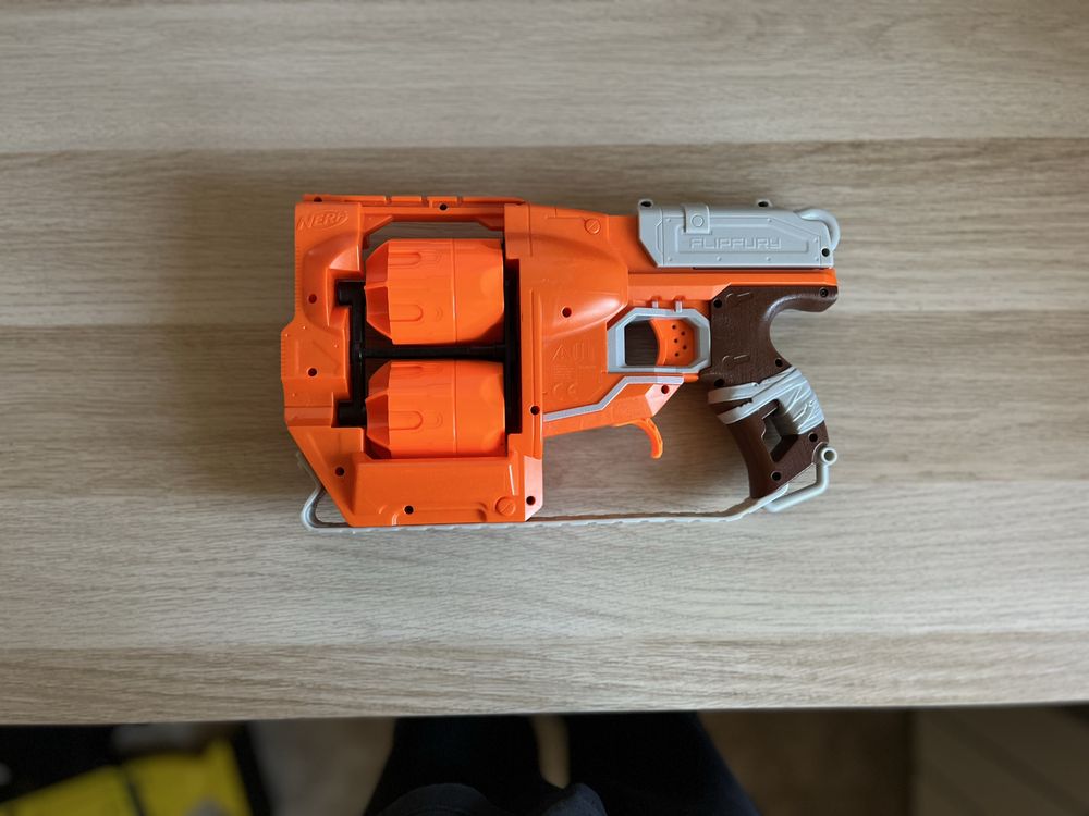 Nerf FlipFury – Blaster com Tambor Duplo em Excelente Estado