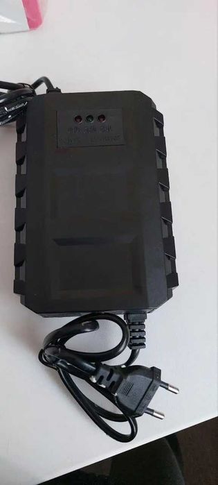 Літій-іонний акумулятор Weekender 12V100AH+заряд пристрій та чохол