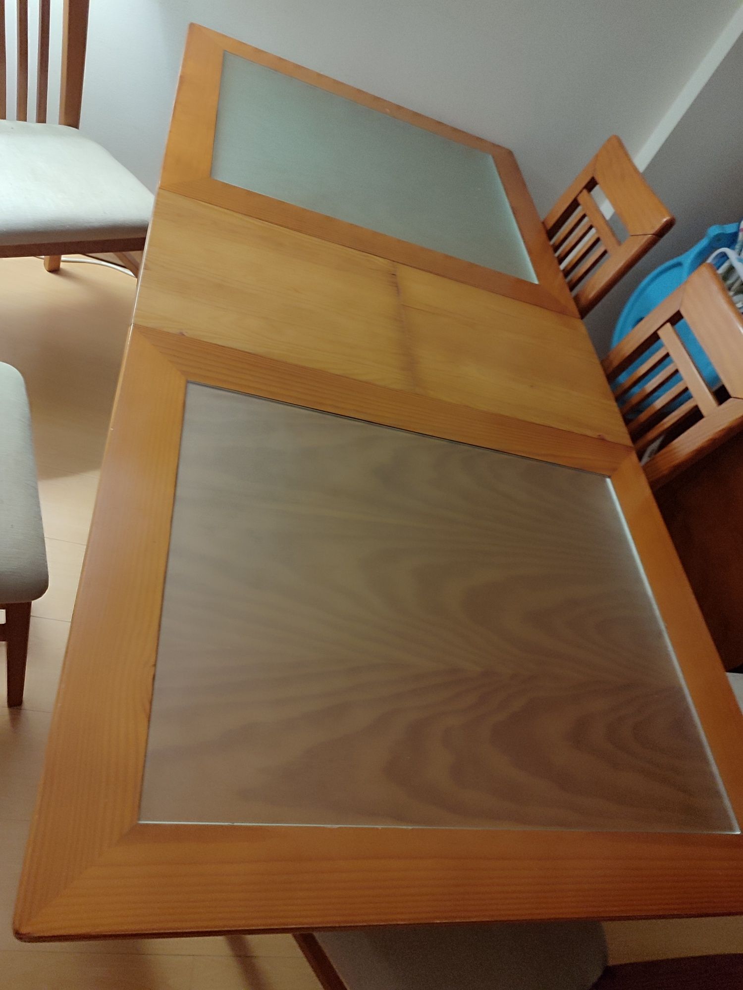 Vendo mesa pinho + 6 cadeiras