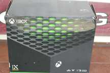 Konsola Xbox Series X + Pad Komplet (P)