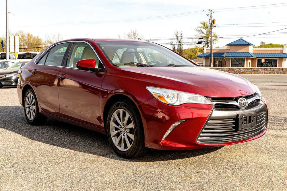 Toyota Camry      2016