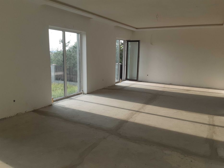 Продам стильный современный 2-хэт дом с бассейном