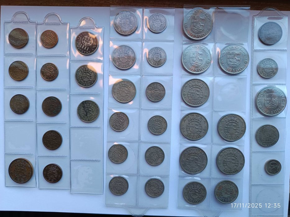 Lote com 39 Moedas de Angola e Moçambique