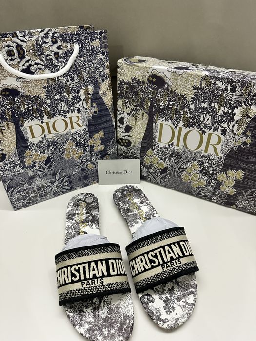 Christian Dior Chinelos