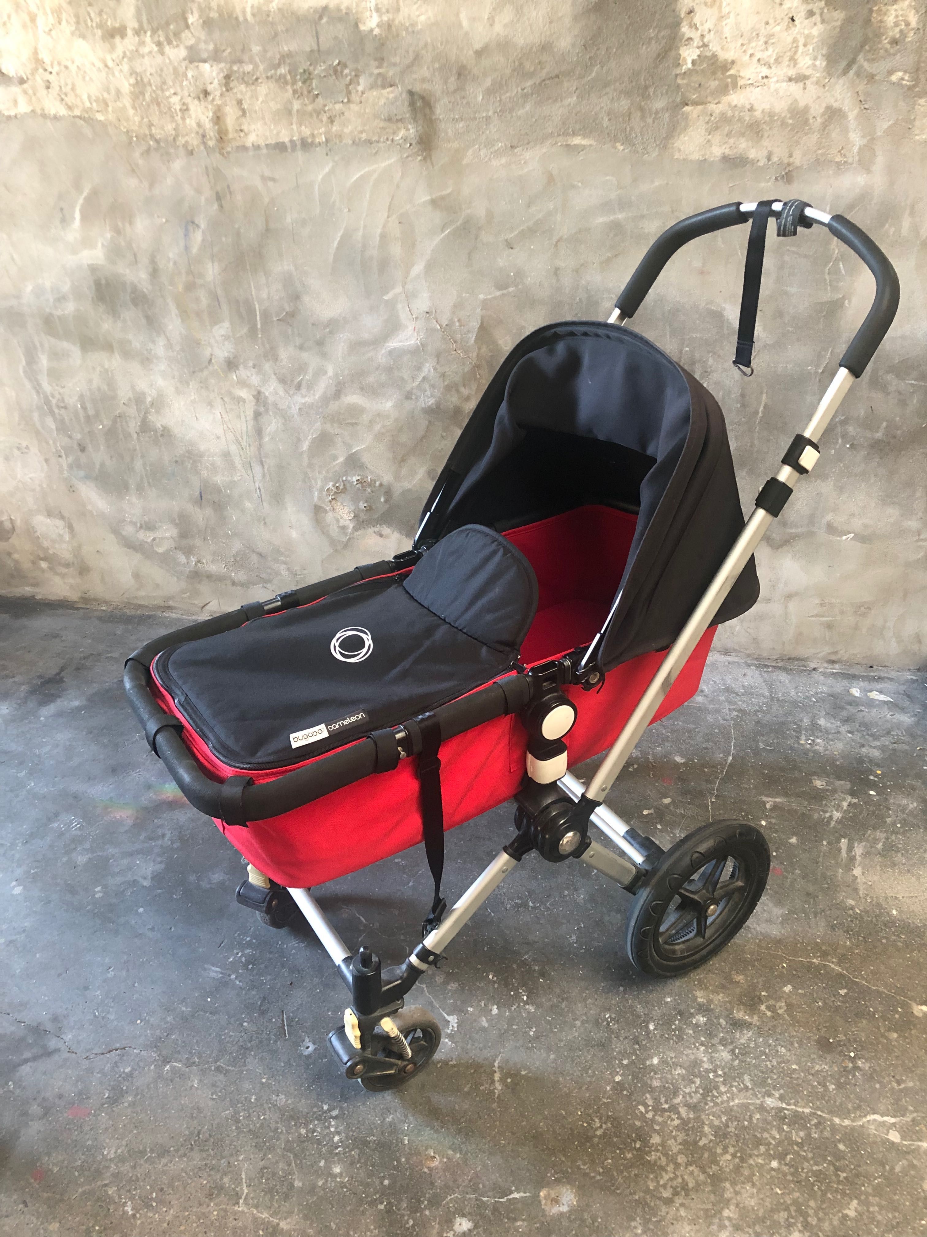 Carrinho bebé Bugaboo Cameleon com muitos accessories