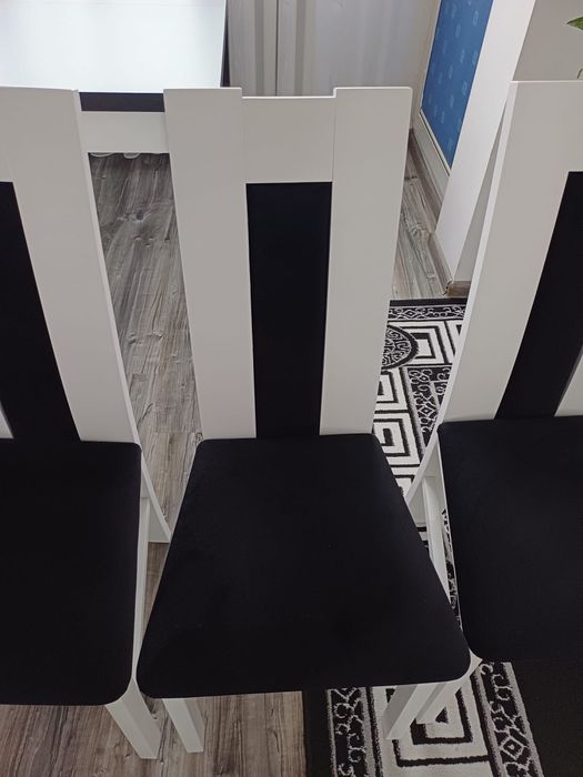 Zestaw - stół + 6 krzeseł