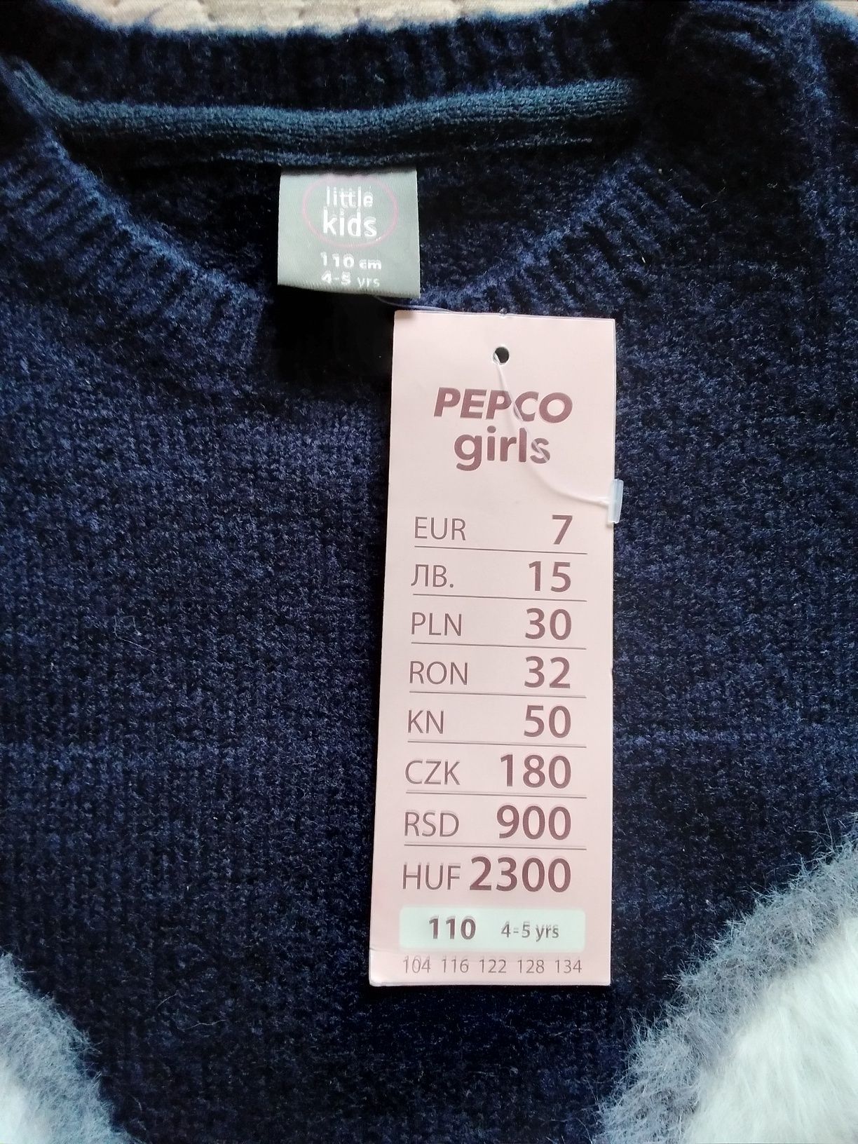 Sweter z królikiem dla dziewczynki, marki Pepco, rozmiar 110