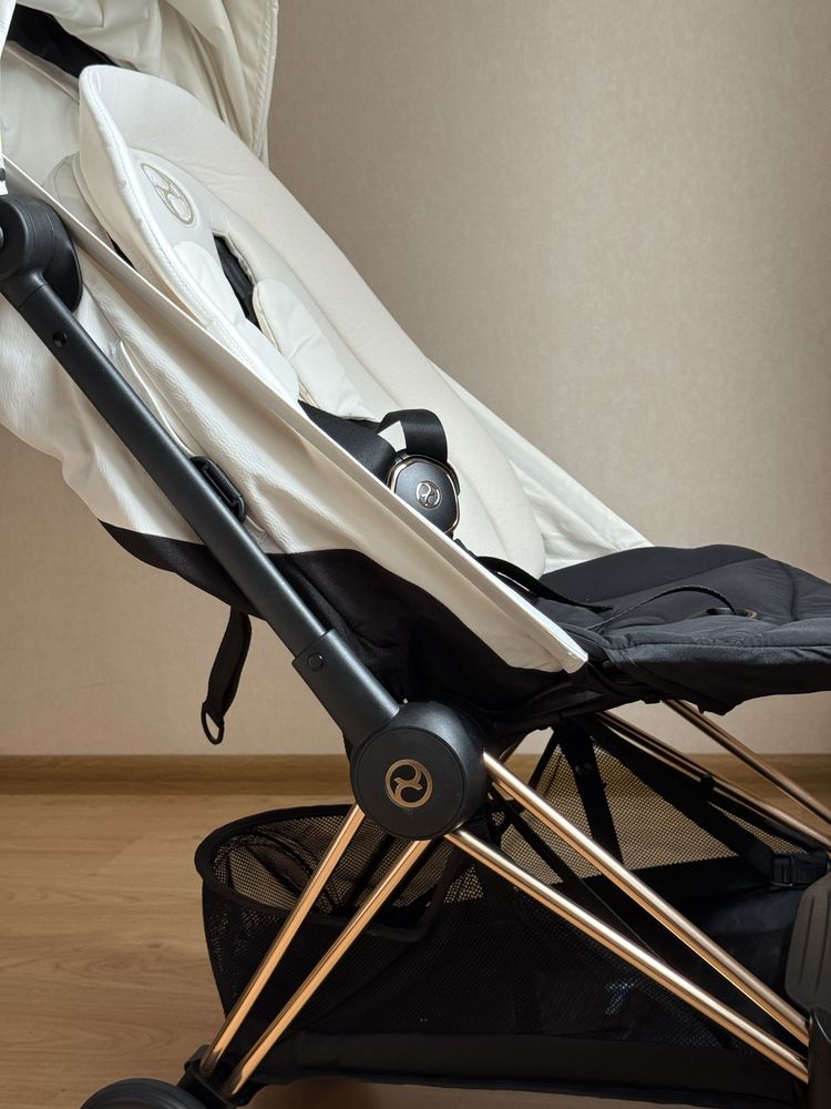 Прогулянкова коляска Cybex Coya