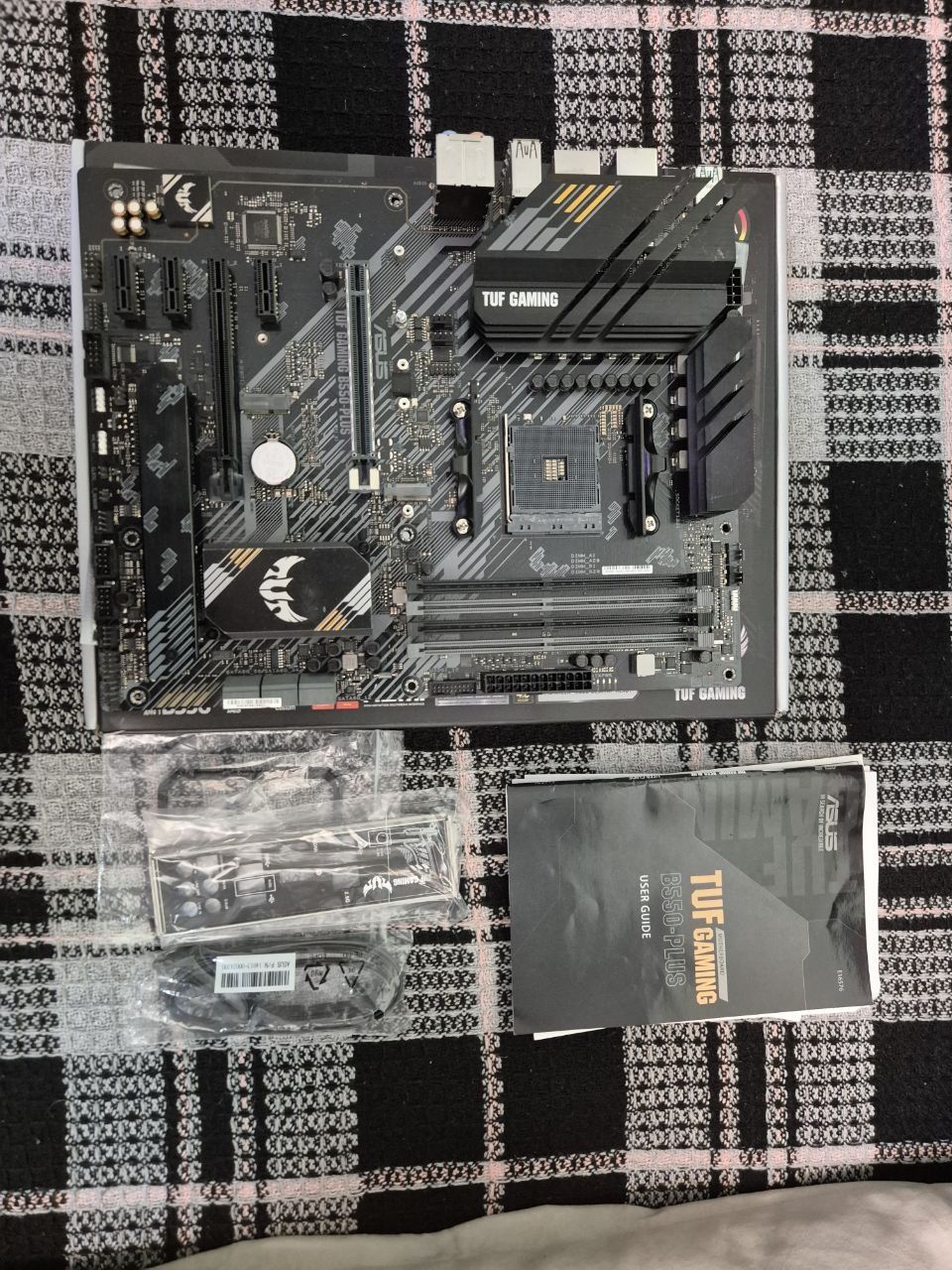 Материнська плата Asus Tuf gaming b550 plus