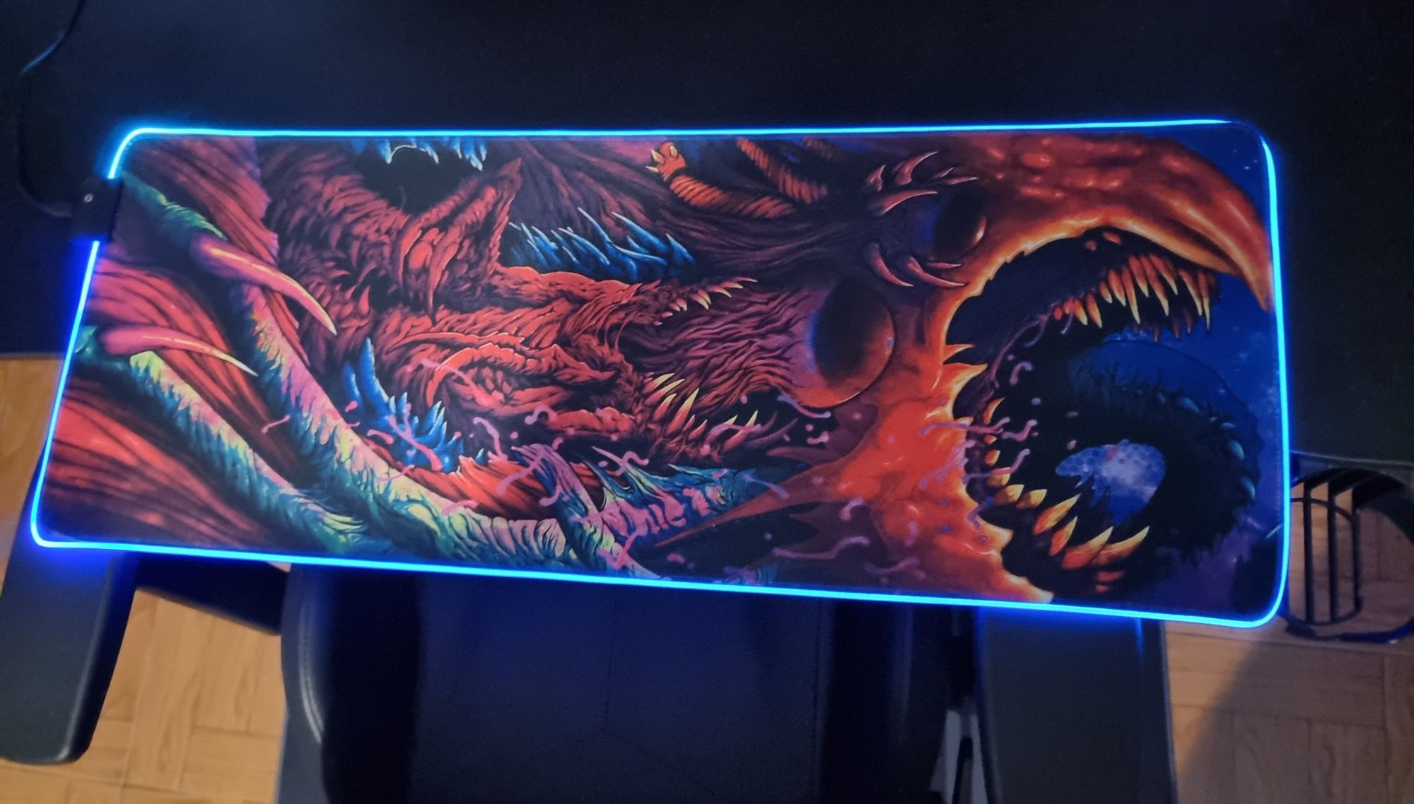 Tapete gaming com luz rgb CS GO - hyper beast