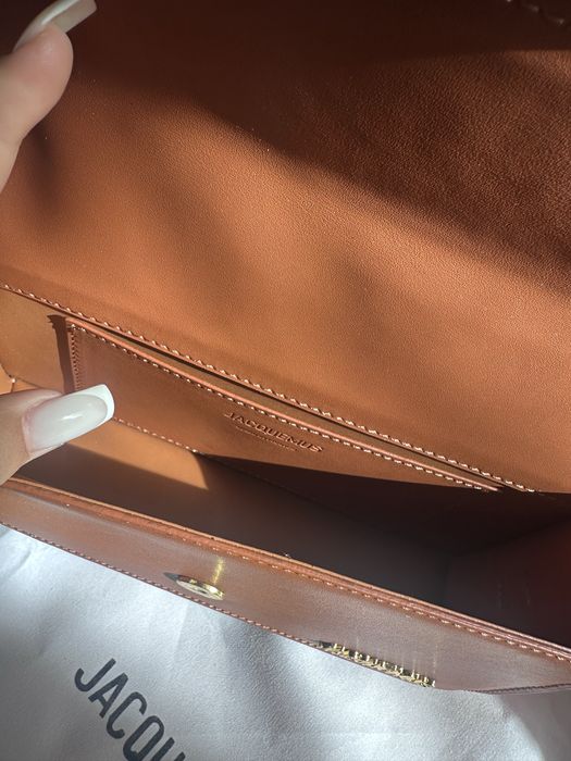 Torebka jacquemus brązowa w opakowaniu